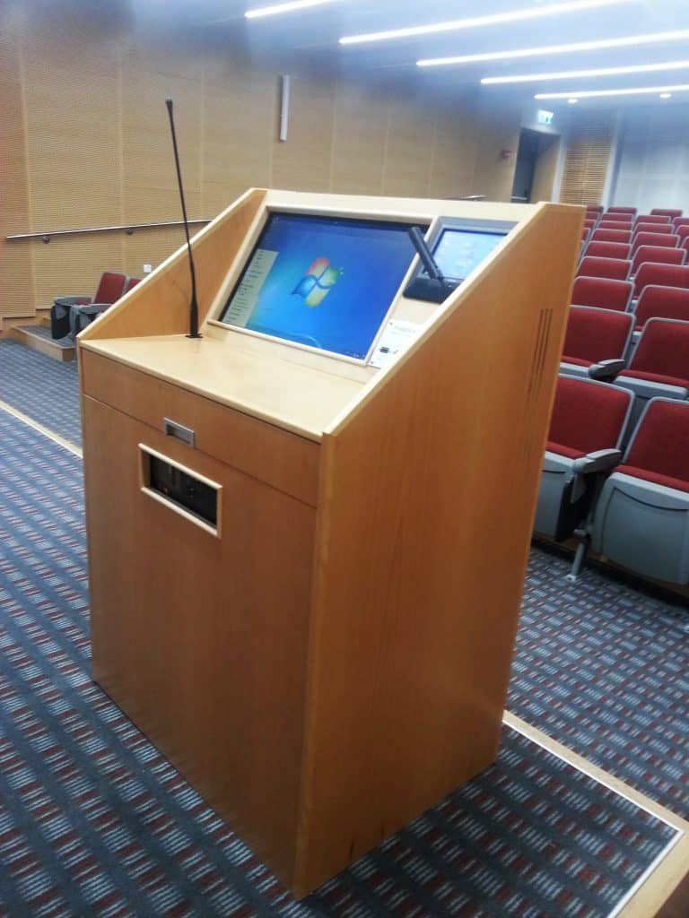 עמדת מרצה -פודיום חכם