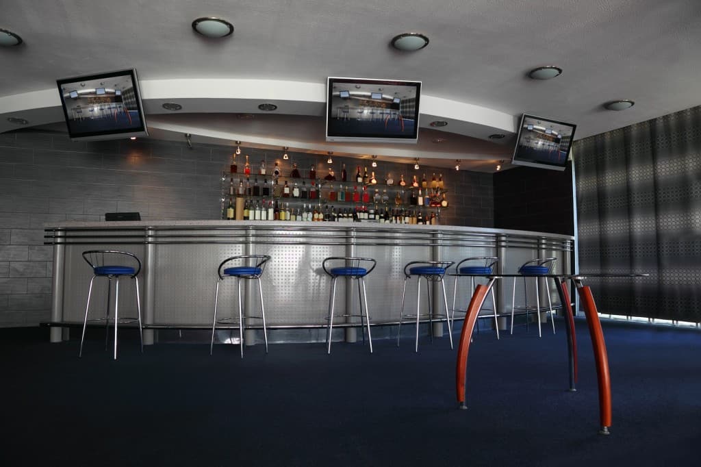 שילוט דיגיטלי למסעדות, שילוט דיגיטלי לבתי קפה, שילוט דיגיטלי לפאב, שילוט דיגיטלי למועדון, שילוט דיגיטלי למקומות בילוי, מסכים דיגיטליים, פרסום, פרסום דיגיטלי, פרסום במסך, פרסום במסכים, מידע, תוכן, digital signage, digital signage for pub, digital signage for club, digital signage for Restaurant, digital signage for cafe, digital signage for chef Restaurant, digital signage for Entertainment, digital screens, advertising, digital advertising, advertising screen, advertising screens, information, content,