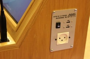 פאנל חיבורים מהיר, פאנל חיבור, פנל חיבורים מהיר, פנל חיבור', חשמל, רשת, USB, PL 2.5. VGA, RCA, Quick Connections panel, panel connection, fast connections panel, panel connection, electricity, network